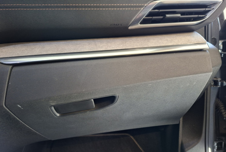 Peugeot 3008 GT PACK 1.6 THP 300  4 X 4 e-EA T8 PHASE 2