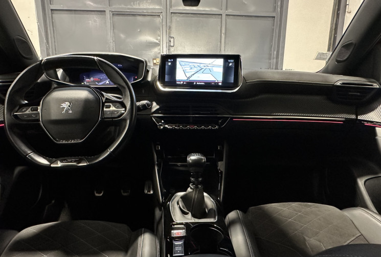 Peugeot 2008 GT PACK 1.2 130 ch intérieur alcantara / sièges chauffants / caméra 360 