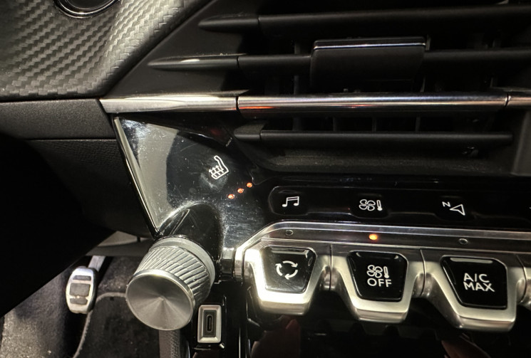 Peugeot 2008 GT PACK 1.2 130 ch intérieur alcantara / sièges chauffants / caméra 360 