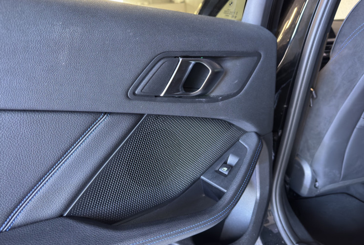 BMW Série 1 118 D 2.0 F 40 150 M SPORT 1ER MAIN TOIT OUVRANT SIEGE F1 JANTES 19