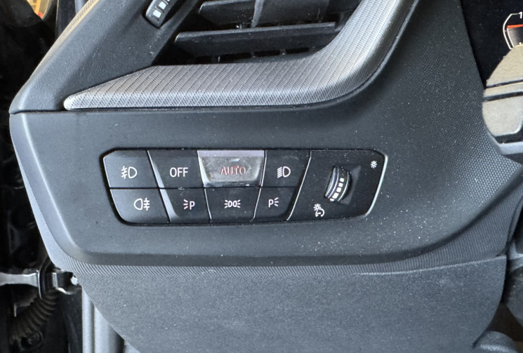BMW Série 1 (F40) 118 D 150 M SPORT / 1ER MAIN / TOIT OUVRANT / JA19 / MONOCOQUES / GTIE 12 MOIS