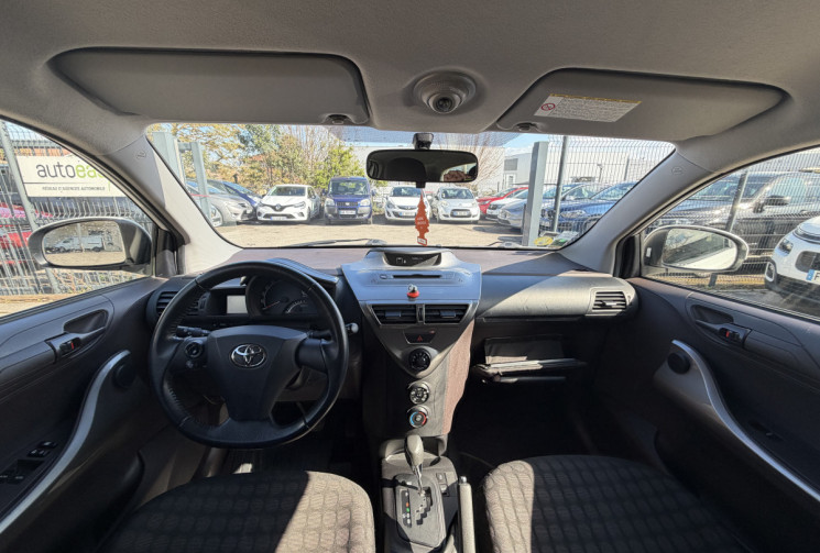 Toyota IQ 1.0 / 68 CH / CLIM / BOITE AUTO