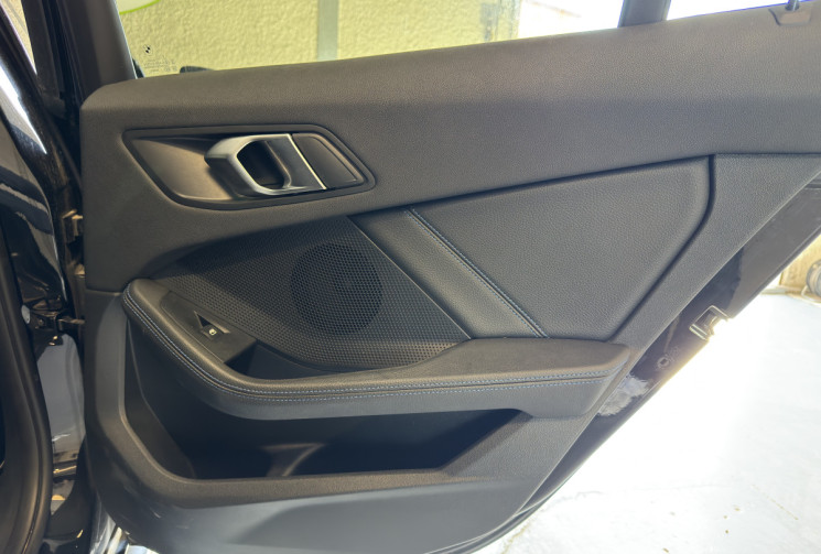 BMW Série 1 (F40) 118 D 150 M SPORT / 1ER MAIN / TOIT OUVRANT / JA19 / MONOCOQUES