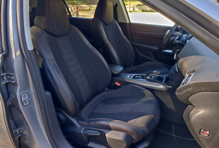 Peugeot 308 130 CH EAT8 - GT LINE - Camera - Carplay - Distrib à jour - Entretien complet fait