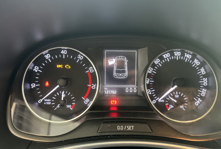 Skoda Fabia  1.2 TSI 90 Drive / CarPlay / Toit panoramique / Entretien rigoureux