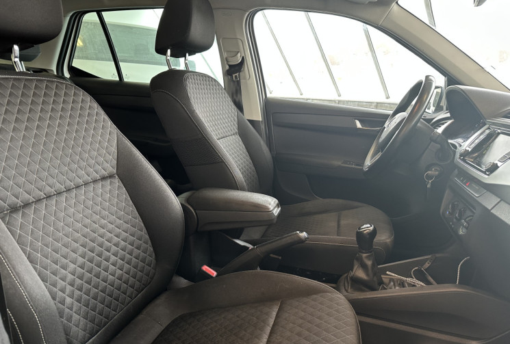 Skoda Fabia  1.2 TSI 90 Drive / CarPlay / Toit panoramique / Entretien rigoureux