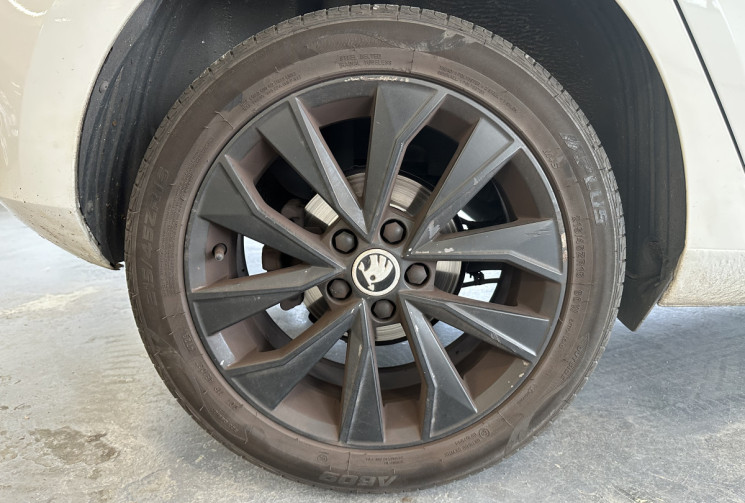 Skoda Fabia  1.2 TSI 90 Drive / CarPlay / Toit panoramique / Entretien rigoureux