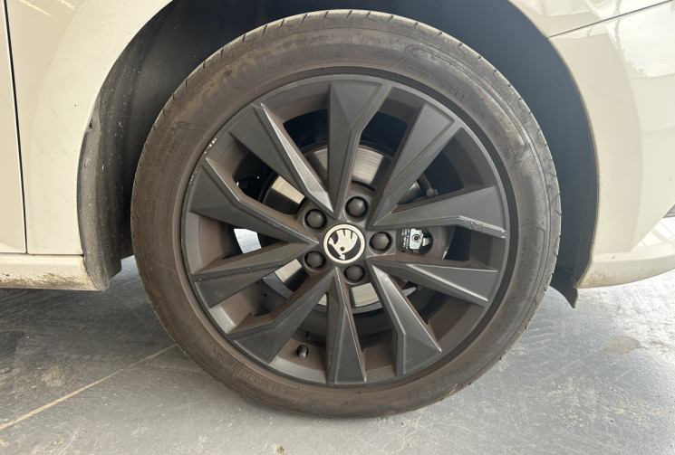 Skoda Fabia  1.2 TSI 90 Drive / CarPlay / Toit panoramique / Entretien rigoureux