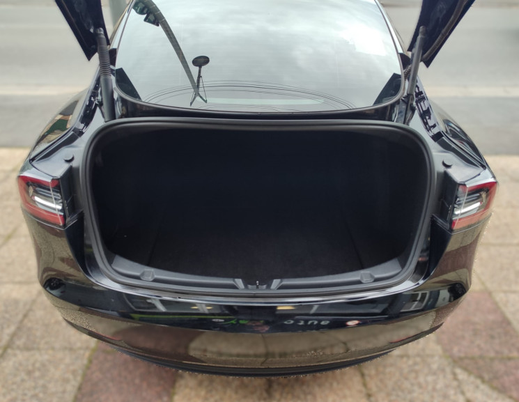 Tesla Model 3 Autonomie Standard Plus // Propulsion / 275 cv