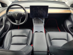 Tesla Model 3 Autonomie Standard Plus // Propulsion / 275 cv
