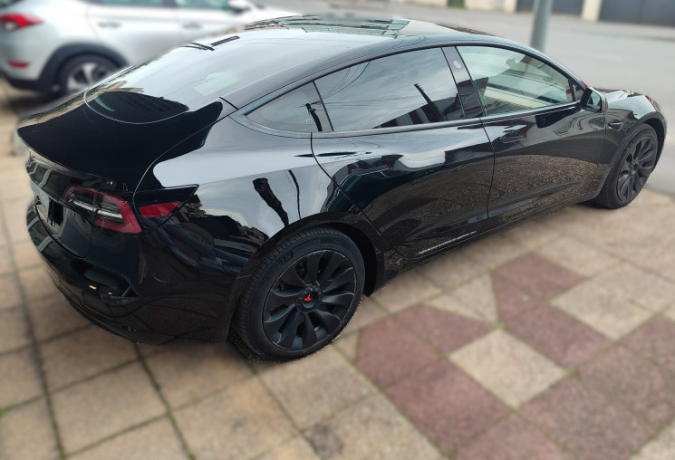 Tesla Model 3 Autonomie Standard Plus // Propulsion / 275 cv