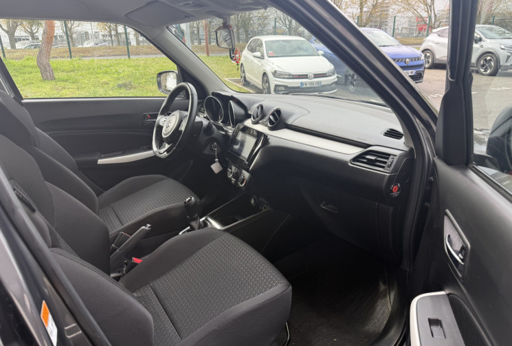 Suzuki Swift 1.2 DUALJET 83 HYBRID AVANTAGE / 1er MAIN