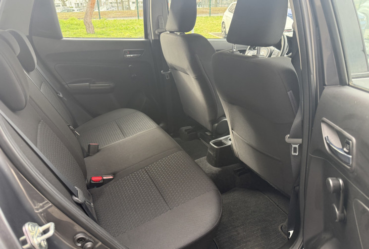 Suzuki Swift 1.2 DUALJET 83 HYBRID AVANTAGE / 1er MAIN