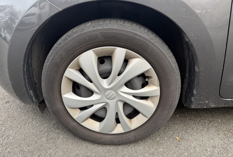 Suzuki Swift 1.2 DUALJET 83 HYBRID AVANTAGE / 1er MAIN