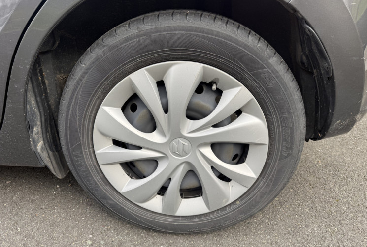 Suzuki Swift 1.2 DUALJET 83 HYBRID AVANTAGE / 1er MAIN