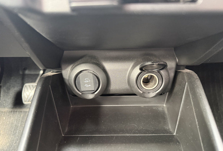 Suzuki Swift 1.2 DUALJET 83 HYBRID AVANTAGE / 1er MAIN