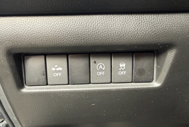 Suzuki Swift 1.2 DUALJET 83 HYBRID AVANTAGE / 1er MAIN