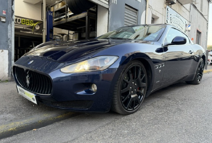 Maserati GranTurismo  4.2 V8 405 cv / bose sound system / insert bois / ja 20 pouces / parfait état 