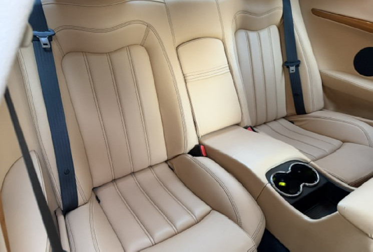 Maserati GranTurismo  4.2 V8 405 cv / bose sound system / insert bois / ja 20 pouces / parfait état 