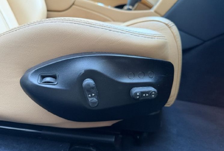 Maserati GranTurismo  4.2 V8 405 cv / bose sound system / insert bois / ja 20 pouces / parfait état 