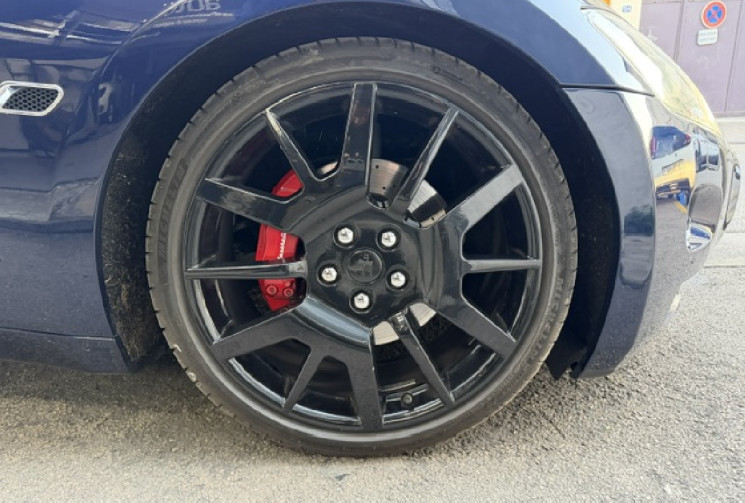 Maserati GranTurismo  4.2 V8 405 cv / bose sound system / insert bois / ja 20 pouces / parfait état 