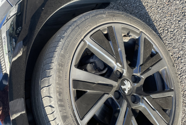 Peugeot 208 II 1.2 PureTech BVA EAT8 110 CV GT 