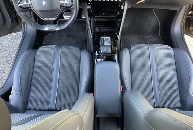 Peugeot 208 II 1.2 PureTech BVA EAT8 110 CV GT 