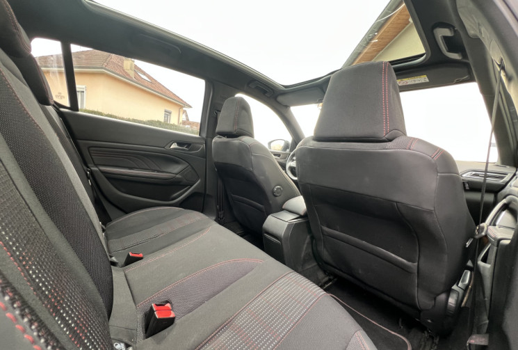 Peugeot 308 Phase II 1.5 BlueHDi EAT8 S&S 130 cv Boîte auto GT LINE / 1ÈRE MAIN 