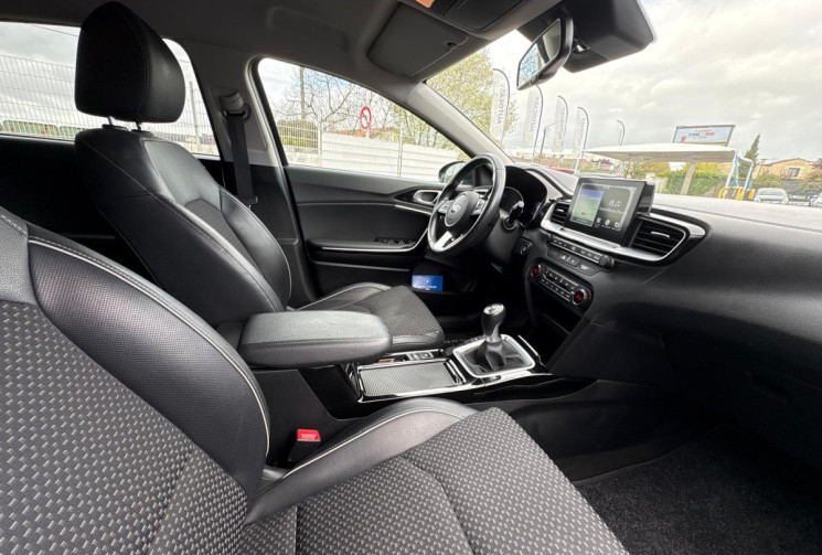 Kia Ceed III 1.0 T-GDI 120 GT LINE / CHAINE DE DISTRIBUTION /GARANTIE 12 MOIS 