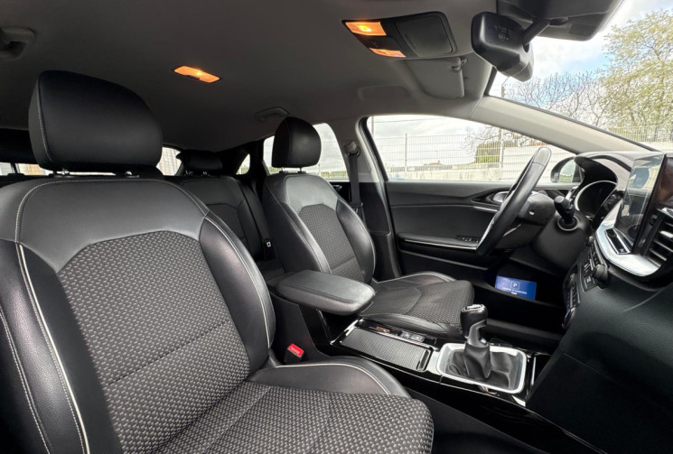 Kia Ceed III 1.0 T-GDI 120 GT LINE / CHAINE DE DISTRIBUTION /GARANTIE 12 MOIS 