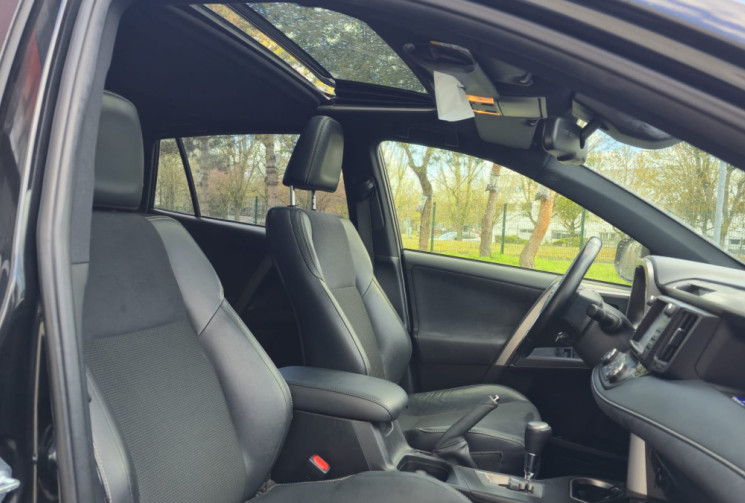 Toyota RAV4 2.5 Hybrid 197 BLACK EDITION 