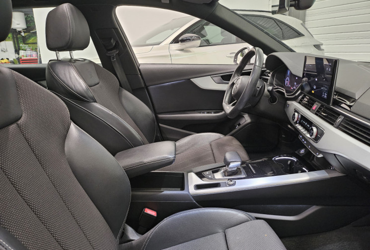 Audi A4 40 tdi 190 cv S TRONIC 7 s line / toit pano / cockpit / carplay / orignie france 
