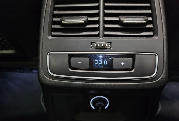 Audi A4 40 tdi 190 cv S TRONIC 7 s line / toit pano / carplay / orignie france 