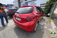 Peugeot 208 1.2 PureTech 82ch E6.2 Evap Signature 5p