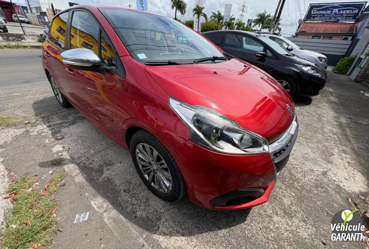 Peugeot 208 1.2 PureTech 82ch E6.2 Evap Signature 5p