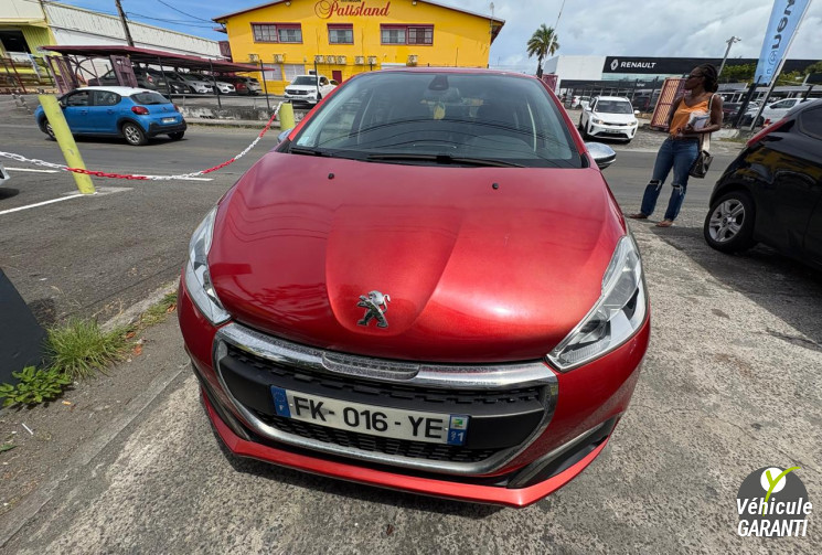 Peugeot 208 1.2 PureTech 82ch E6.2 Evap Signature 5p