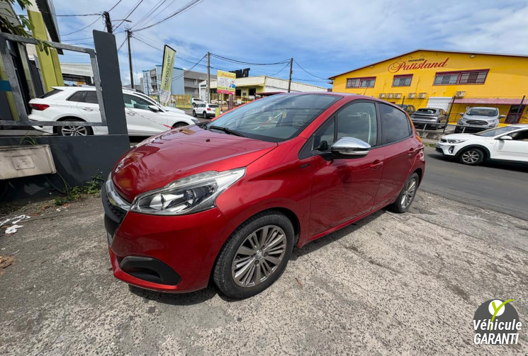 Peugeot 208 1.2 PureTech 82ch E6.2 Evap Signature 5p