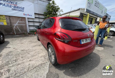 Peugeot 208 1.2 PureTech 82ch E6.2 Evap Signature 5p