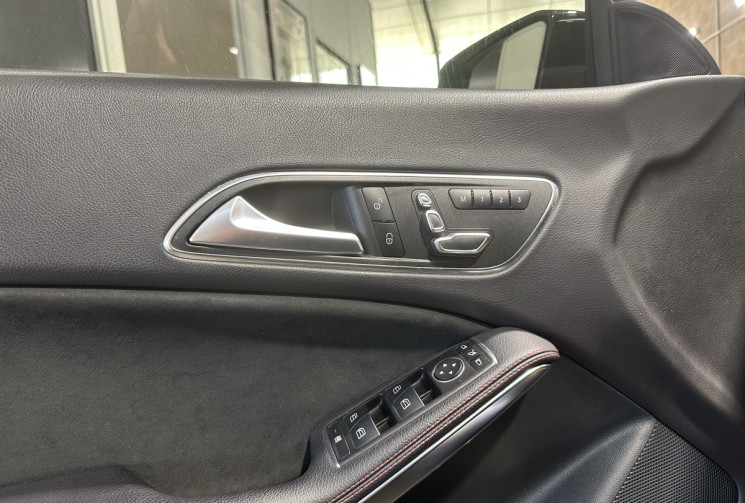Mercedes CLA 2.2 220 d 177 ch 7-G DCT Fascination Pack AMG Toit ouvrant pano-Sièges élec à mémoire 