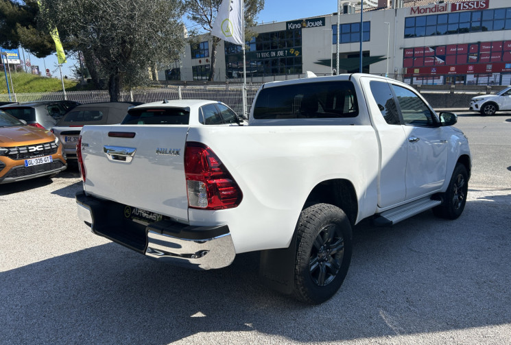 Toyota HILUX IV (3) X-TRA CABINE 4WD 2.8 204 Ch D-4D LEGENDE * TVA RECUPERABLE * 34.575€ HT * 1ER M