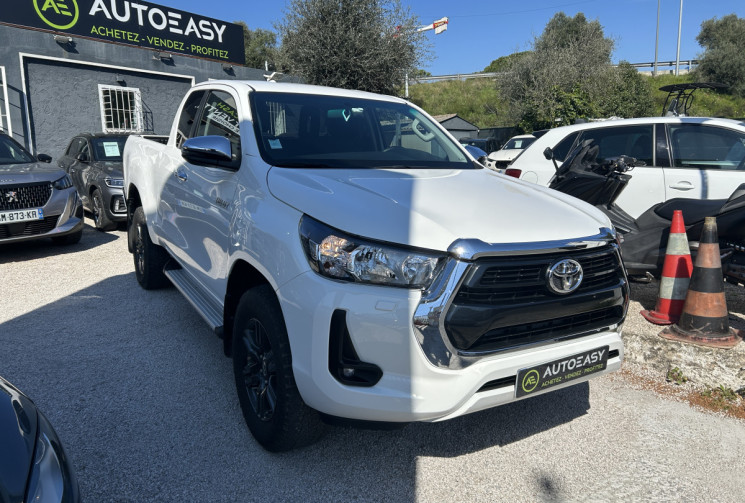 Toyota HILUX IV (3) X-TRA CABINE 4WD 2.8 204 Ch D-4D LEGENDE * TVA RECUPERABLE * 34.575€ HT * 1ER M