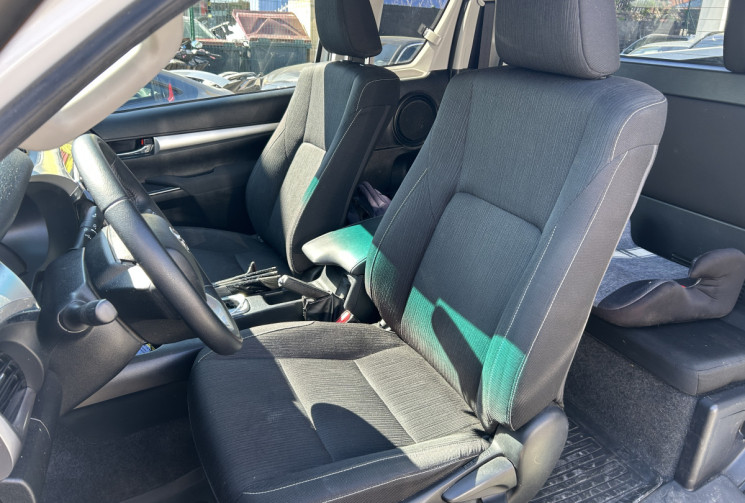 Toyota HILUX IV (3) X-TRA CABINE 4WD 2.8 204 Ch D-4D LEGENDE * TVA RECUPERABLE * 34.575€ HT * 1ER M