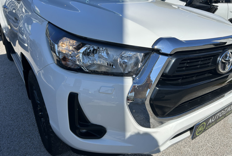 Toyota HILUX IV (3) X-TRA CABINE 4WD 2.8 204 Ch D-4D LEGENDE * TVA RECUPERABLE * 34.575€ HT * 1ER M