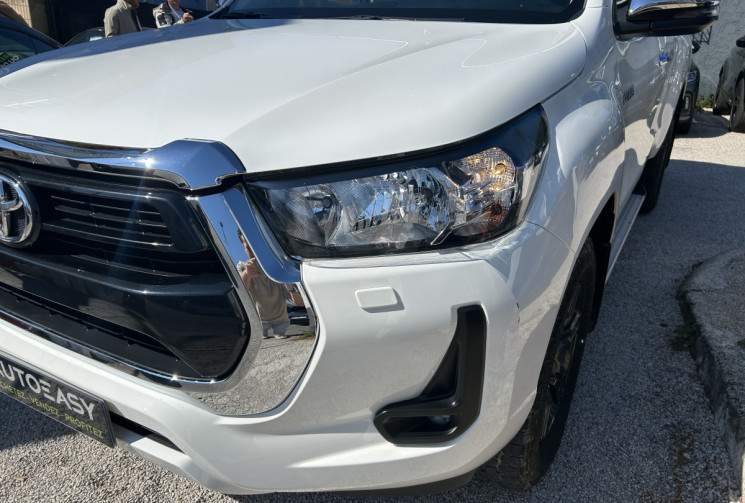 Toyota HILUX IV (3) X-TRA CABINE 4WD 2.8 204 Ch D-4D LEGENDE * TVA RECUPERABLE * 34.575€ HT * 1ER M