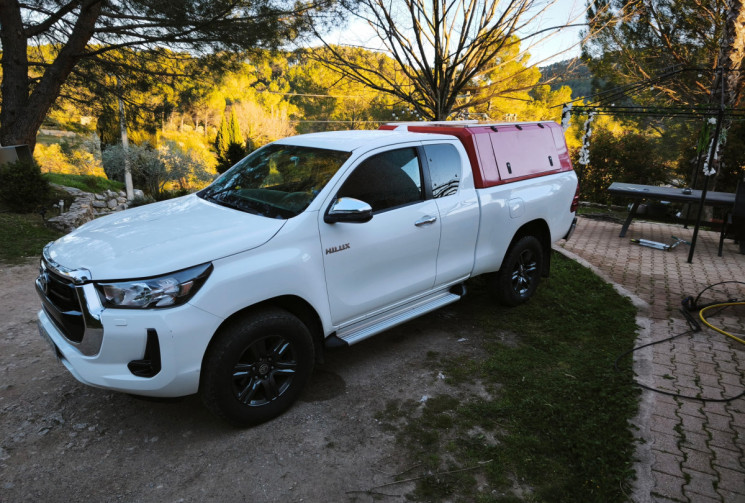 Toyota HILUX IV (3) X-TRA CABINE 4WD 2.8 204 Ch D-4D LEGENDE * TVA RECUPERABLE * 34.575€ HT * 1ER M