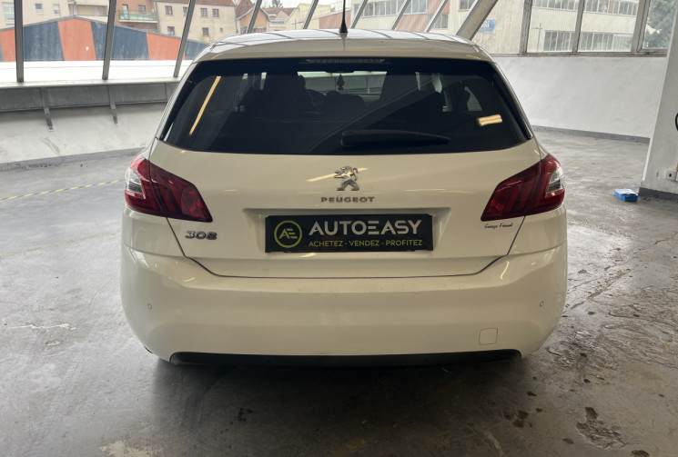 Peugeot 308  1.2 Puretech 130 Allure / Distribution faite / Entretien rigoureux