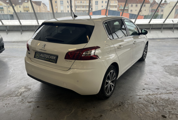 Peugeot 308  1.2 Puretech 130 Allure / Distribution faite / Entretien rigoureux