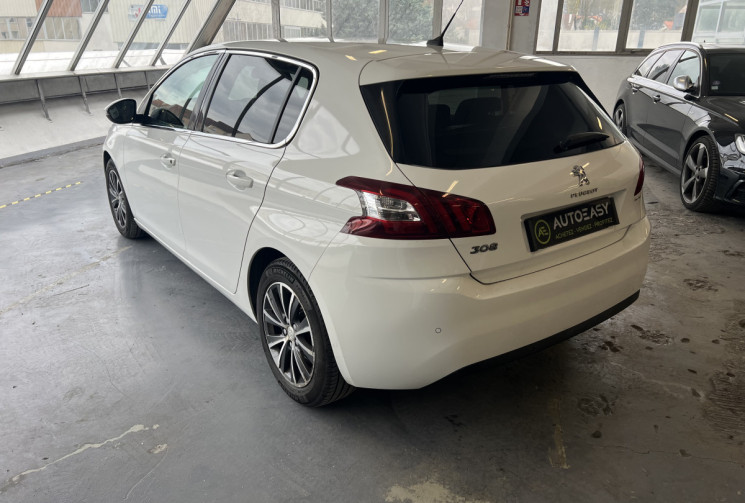 Peugeot 308  1.2 Puretech 130 Allure / Distribution faite / Entretien rigoureux