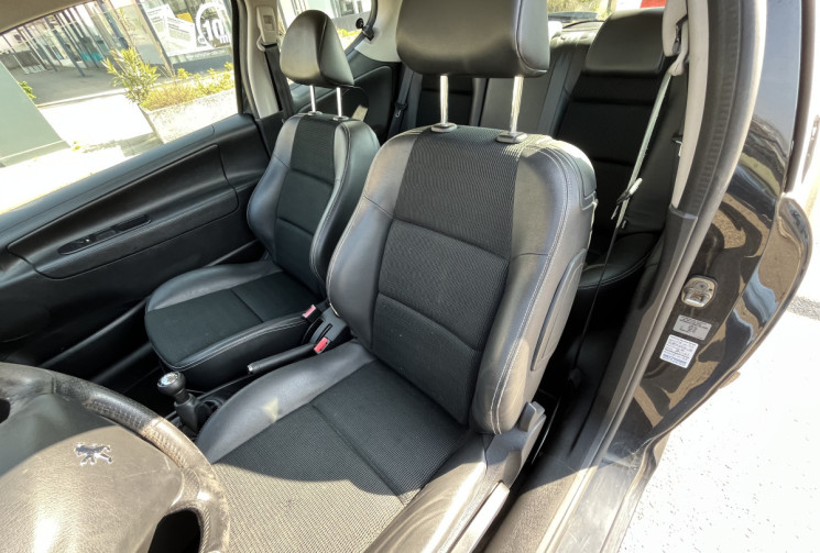 Peugeot 207 3 portes 1.6 VTi 120 cv