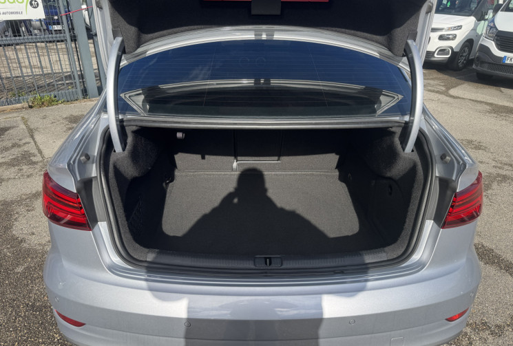 Audi A3 LIMOUSINE / 35 TFSI / 150 CH / SLINE 